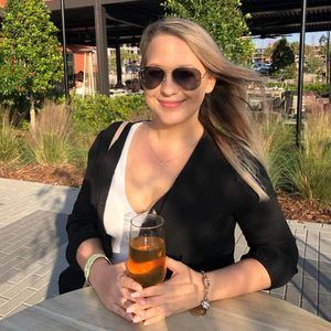 Meet your Posher, Alinka